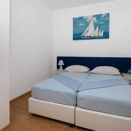 Anita Tribunj Apartment *