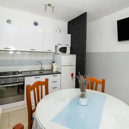 Anita Tribunj Apartment *