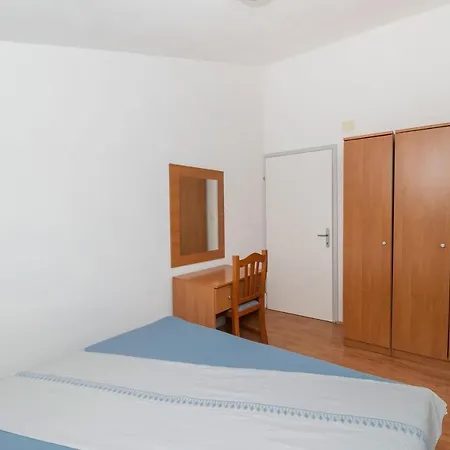 Anita Tribunj * Tribunj (Sibenik-Knin)