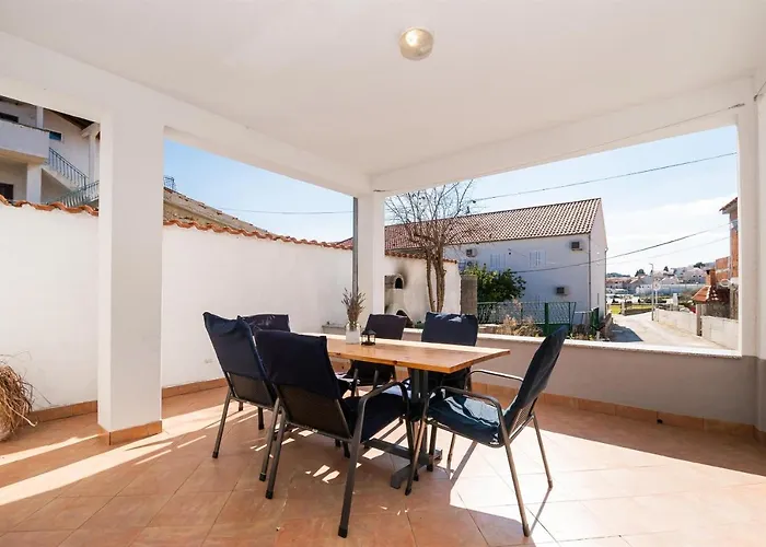 Anita Tribunj Apartment *