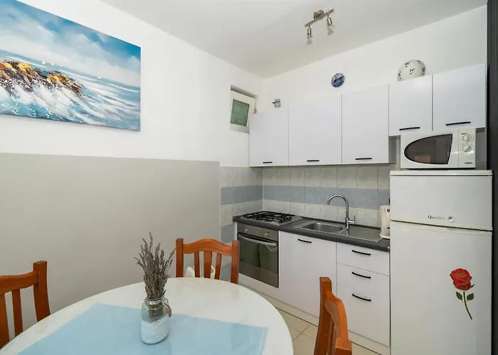 Anita Tribunj * Tribunj (Sibenik-Knin)