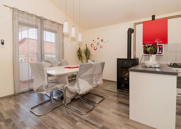 Anita Tribunj Apartment *